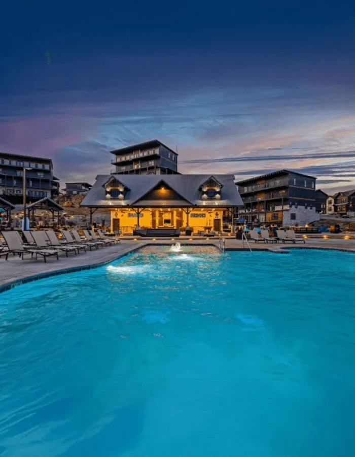 Infinity-Swimming-Pool